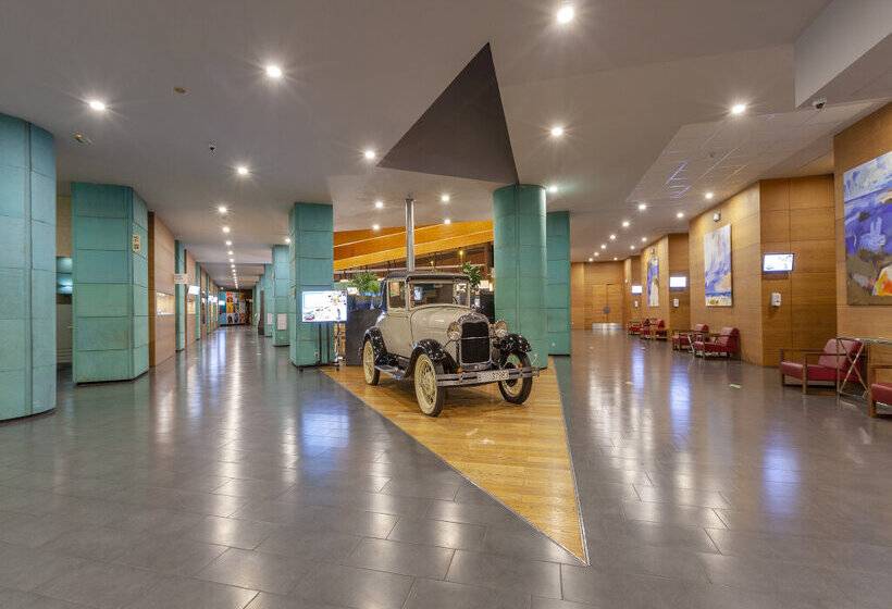 هتل Puerta De Bilbao