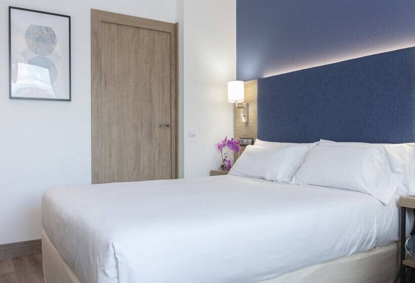 هتل Puerta De Bilbao