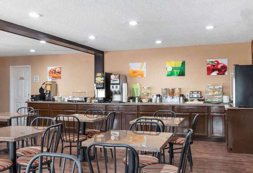 هتل Quality Inn & Suites I 35 Near Frost Bank Center
