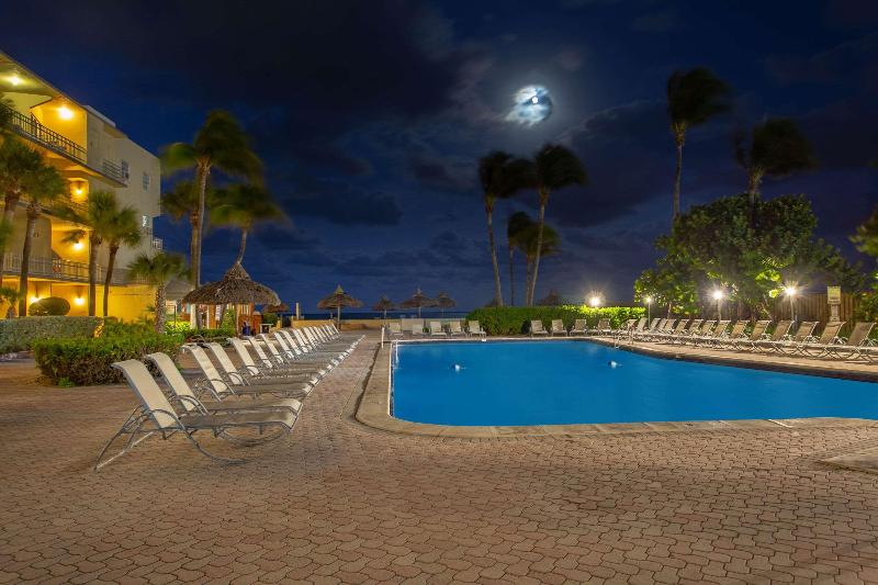 فندق Thunderbird Beach