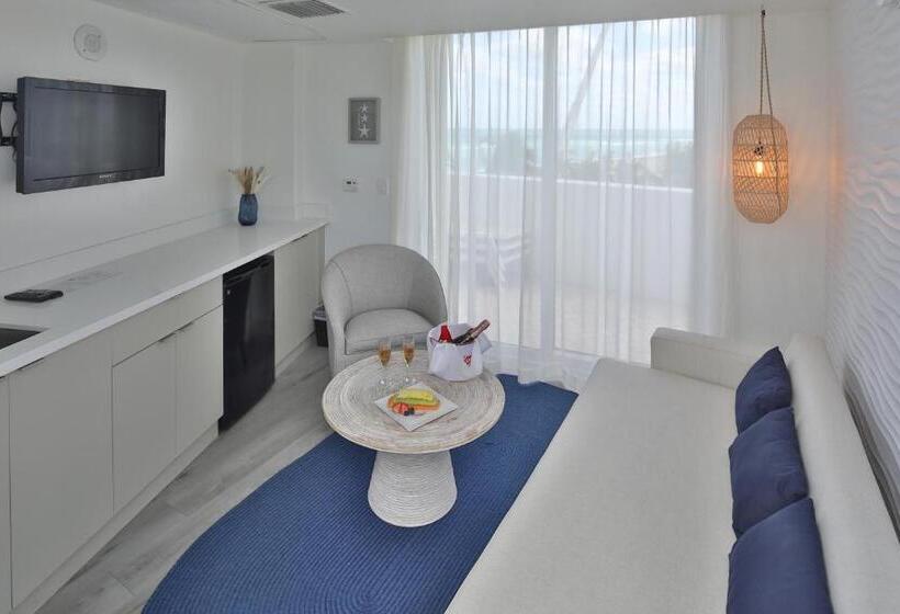 هتل Trump International Beach Resort   Sunny Isles Beach