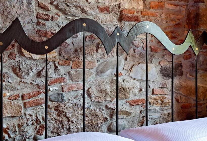 تختخواب و صبحانه Castello Dei Templari