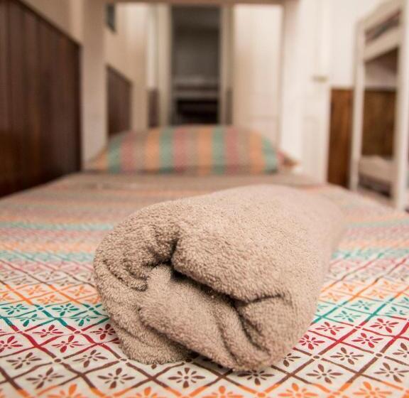 پانسیون Hostel Brown