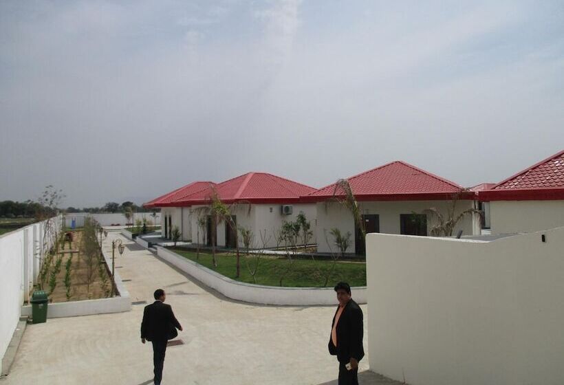 Sentara Hotel And Resort