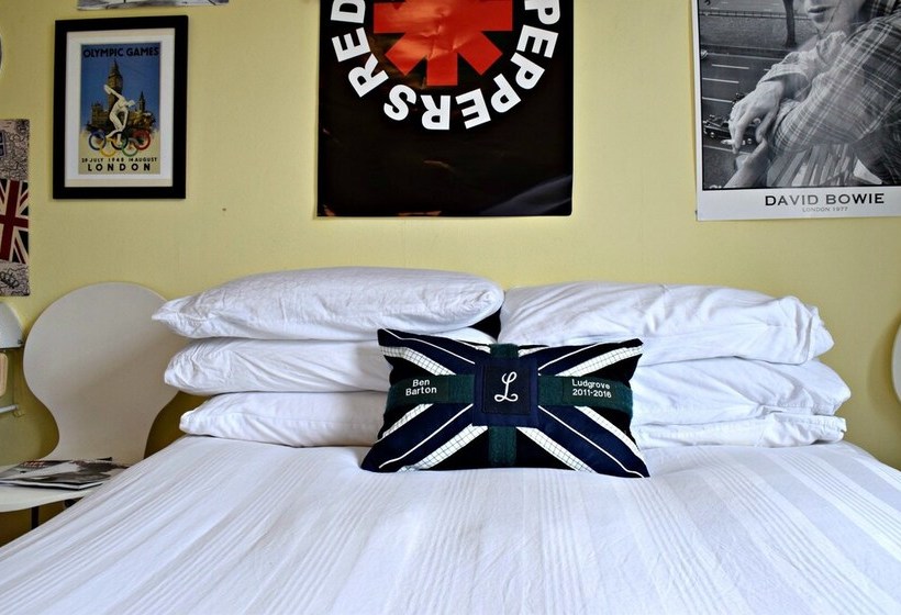 3 Bedroom Clapham Home With Patio