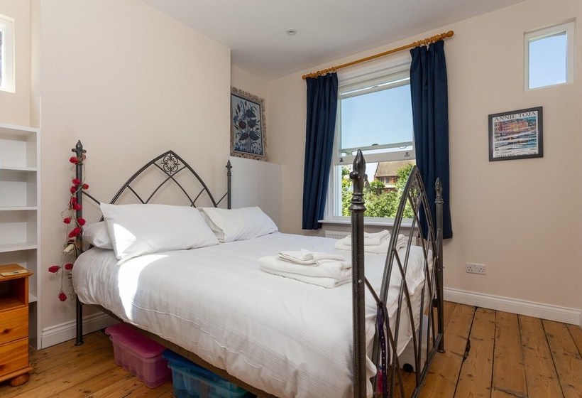 3 Bedroom House With Garden Near Notting Hill