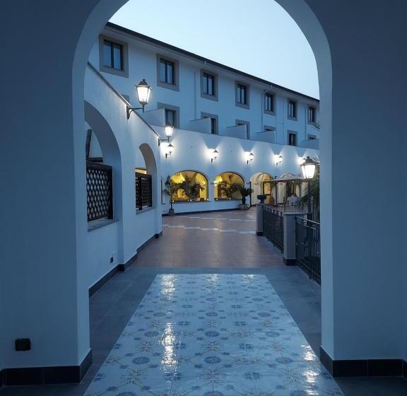 هتل Al Balhara Resort & Spa