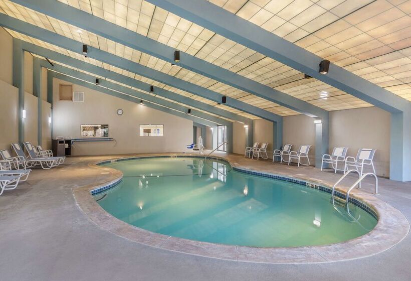 هتل Best Western Plus New Englander