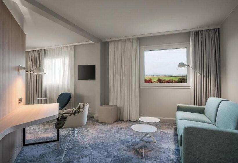 The Jangle Hotel   Paris   Charles De Gaulle   Airport