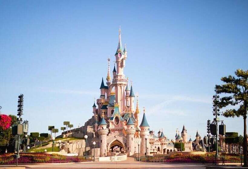 The Jangle Hotel   Paris   Charles De Gaulle   Airport