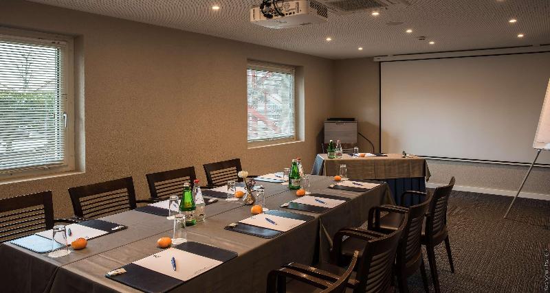 Everness Hotel & Resort