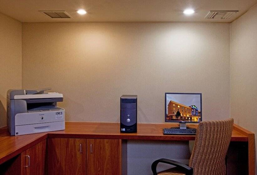 هتل Holiday Inn Express San Diego   Sorrento Valley, An Ihg