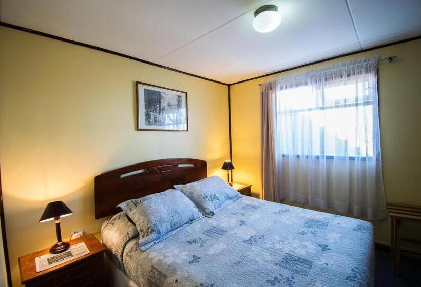ホテル Hostal Alcázar