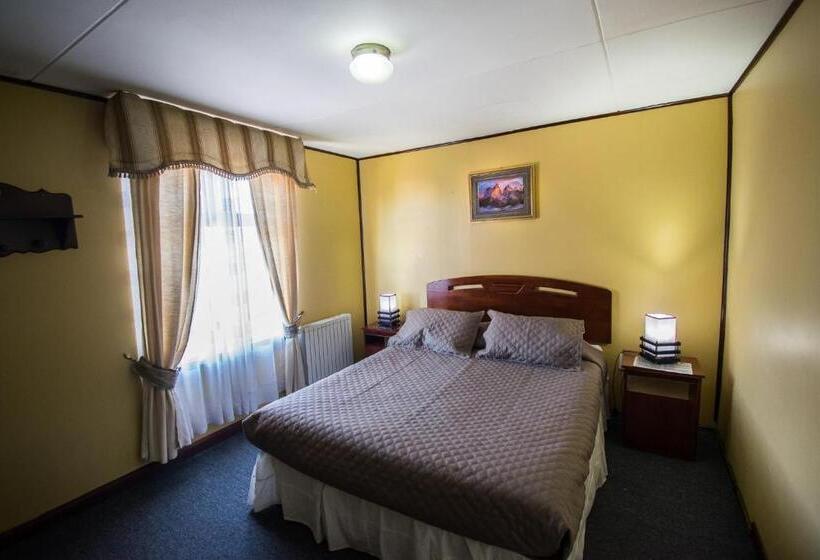 ホテル Hostal Alcázar
