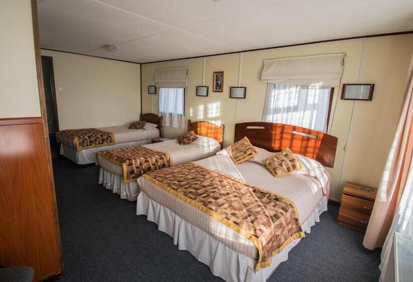 ホテル Hostal Alcázar