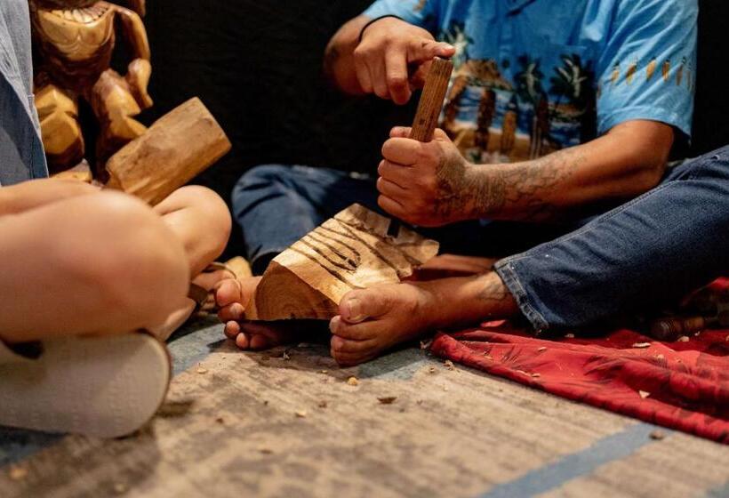 בית מלון כפרי Outrigger Waikiki Beach Resort