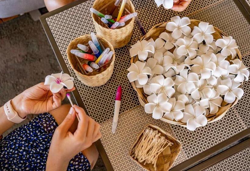 בית מלון כפרי Outrigger Waikiki Beach Resort