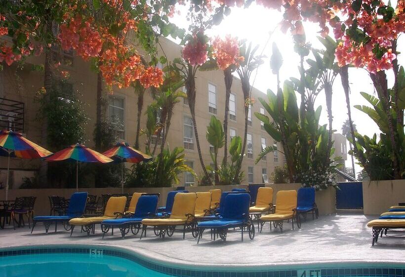 Ramada Plaza By Wyndham West Hollywood Hotel & Suites