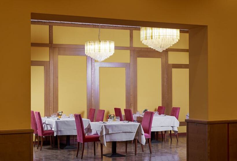 فندق Royal Village