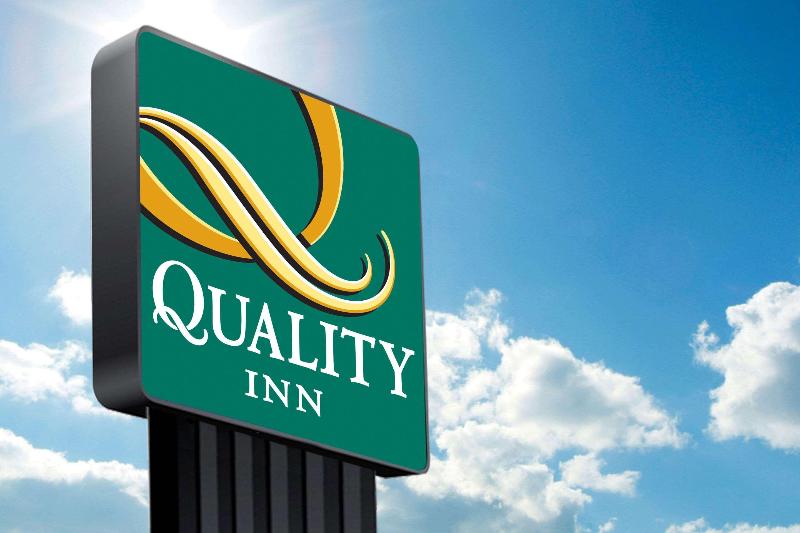 Отель Quality Inn Roseville Detroit North