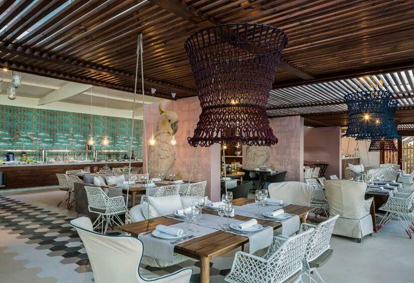 리조트 Grand Palladium Select Palace Ibiza