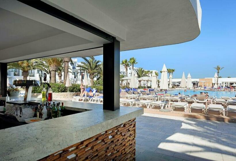 리조트 Grand Palladium Select Palace Ibiza