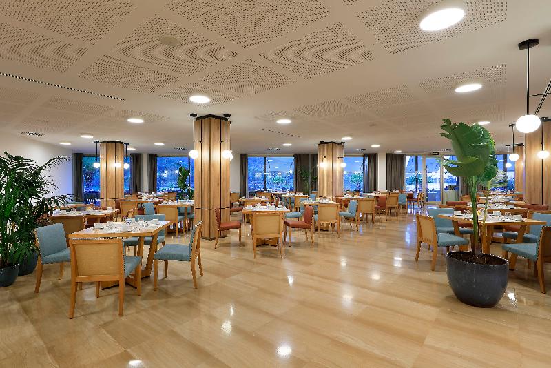 리조트 Grand Palladium Select Palace Ibiza