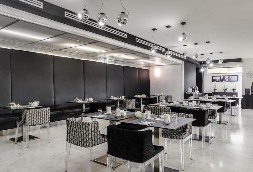 Отель Ikonik Anglí