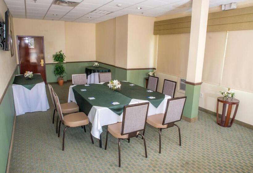 فندق Holiday Inn Express & Suites Cocoa, An Ihg