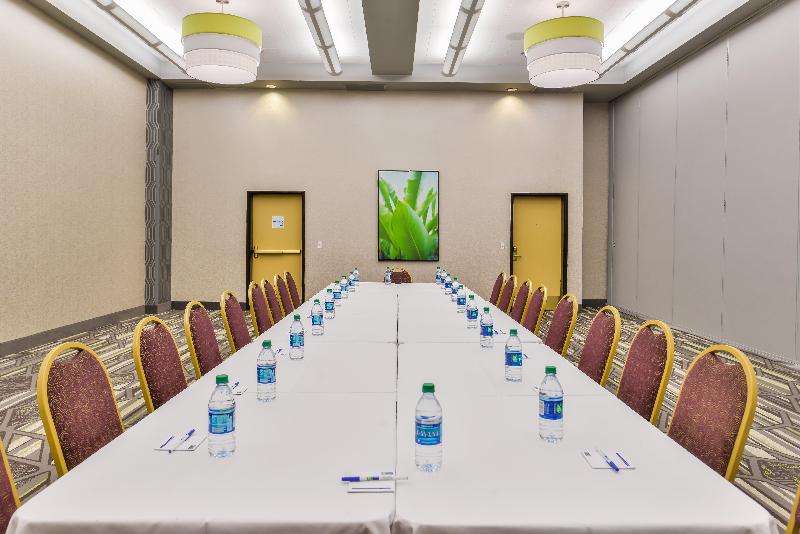 בית מלון כפרי Holiday Inn Express & Suites Elk Grove Central   Hwy 99, An Ihg