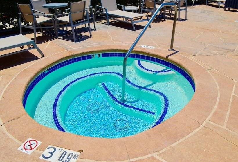 בית מלון כפרי Hampton Inn By Hilton Calexico