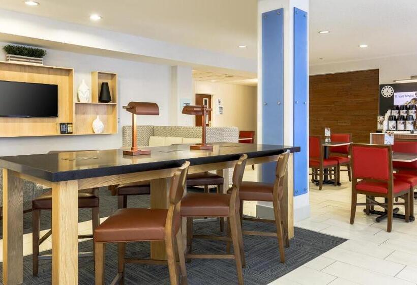 هتل Holiday Inn Express Irondequoit, An Ihg