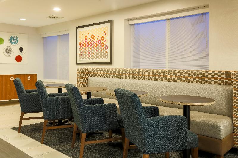 هتل Holiday Inn Express Irondequoit, An Ihg