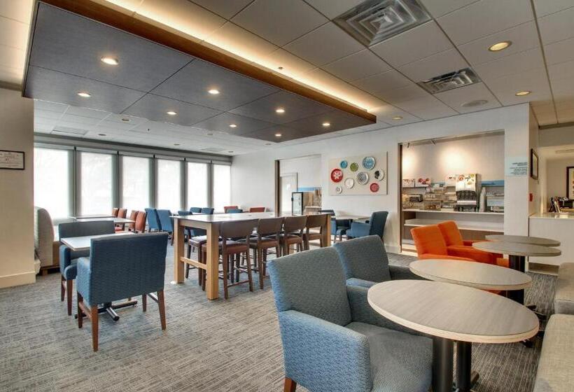 فندق Holiday Inn Express Poughkeepsie, An Ihg