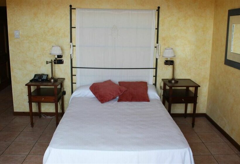 فندق Hospedería Castillo del Papa Luna