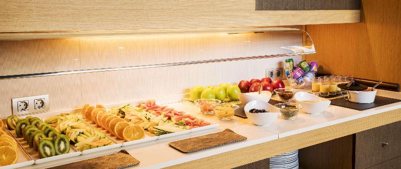 Отель Ilunion Aqua 3