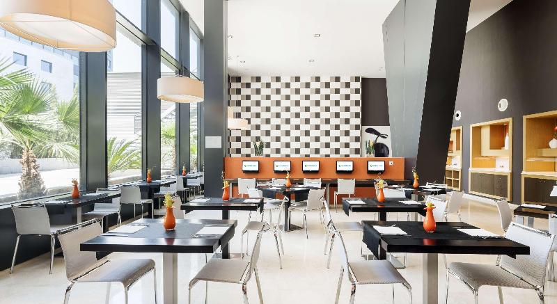 Отель Ilunion Aqua 3