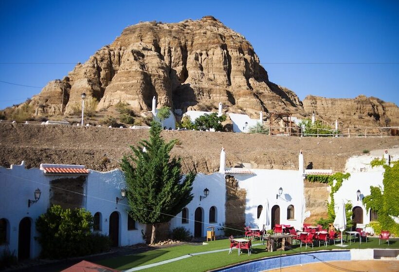 هتل روستایی Cuevas Abuelo Ventura