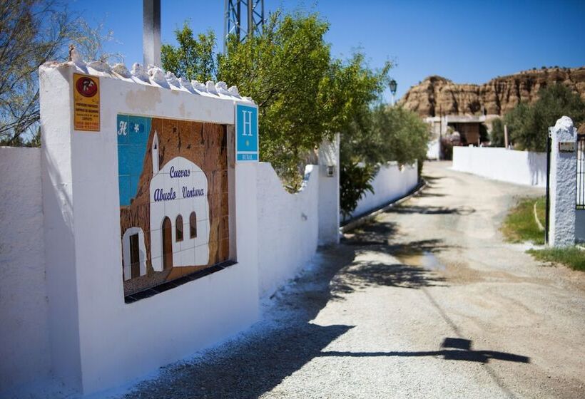 هتل روستایی Cuevas Abuelo Ventura