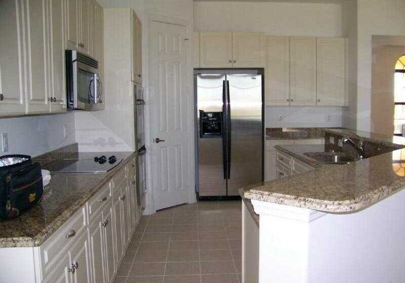 ホテル Superior Gulf Coast Holiday Homes Cape Coral
