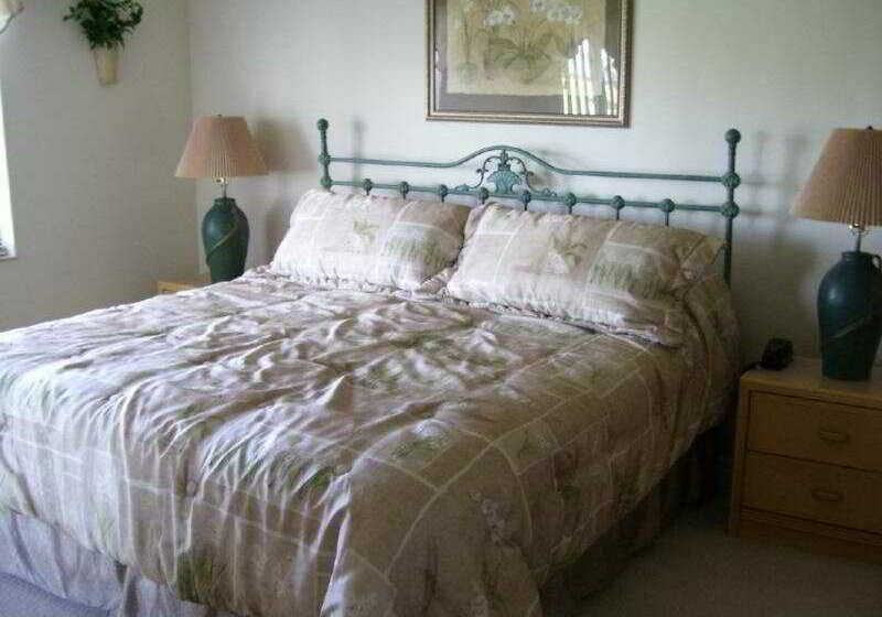 Отель Superior Gulf Coast Holiday Homes Cape Coral