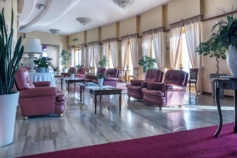 בית מלון כפרי Astura Palace