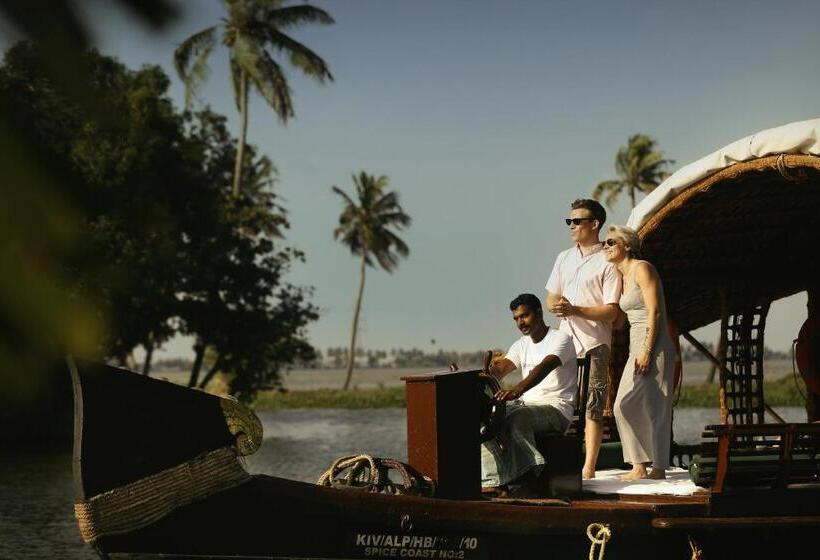 ホテル Coconut Lagoon Kumarakom A Cgh Earth Experience