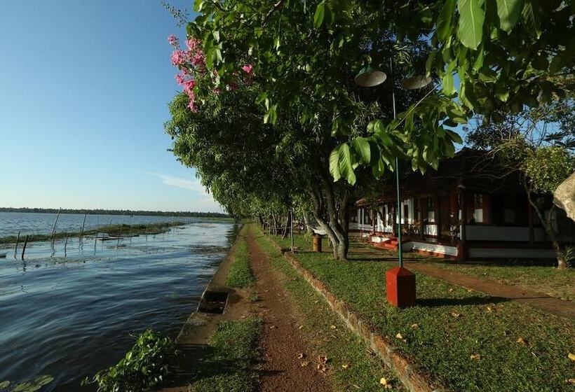 ホテル Coconut Lagoon Kumarakom A Cgh Earth Experience
