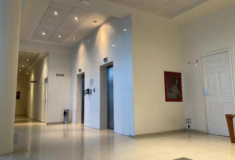 هتل Enterprise Inn Poliforum