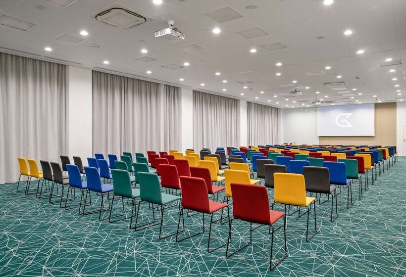 هتل Golden Tulip Warszawa Centrum