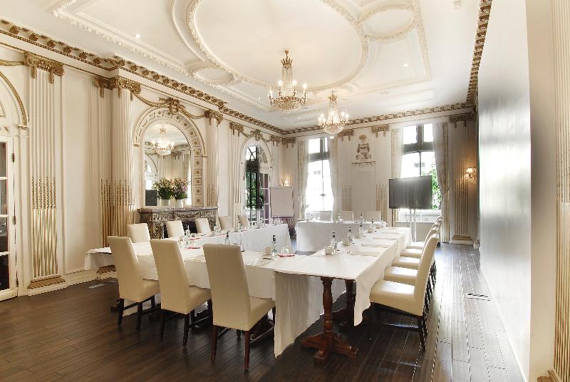 هتل Grand Royale Hyde Park