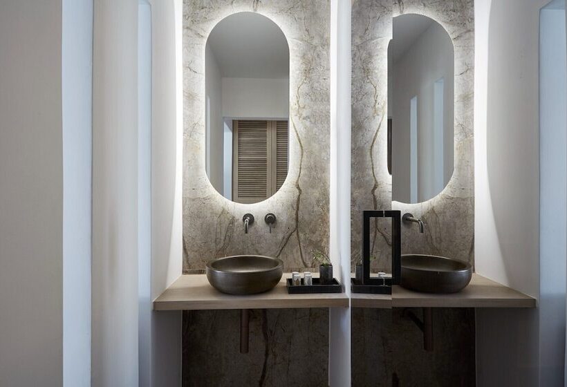 هتل Mykonos Kosmoplaz Beach Resort