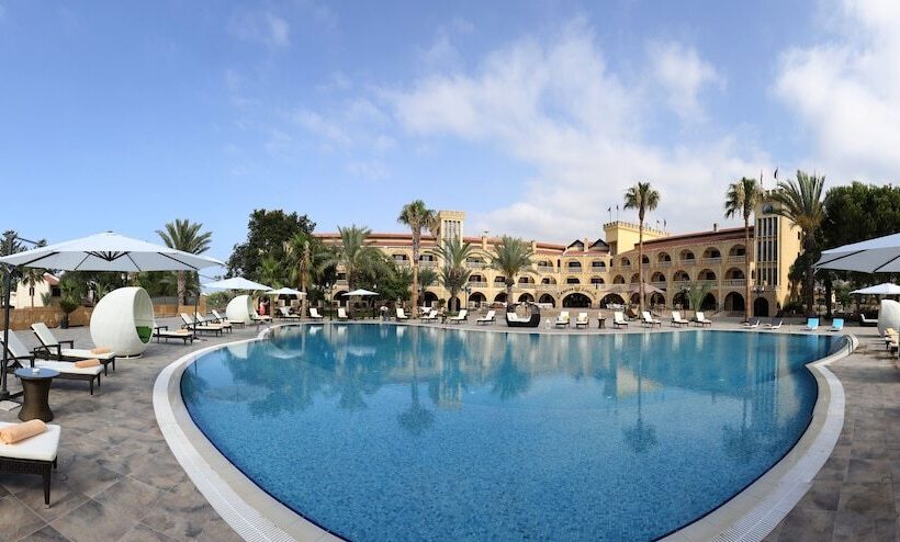 هتل Le Chateau Lambousa