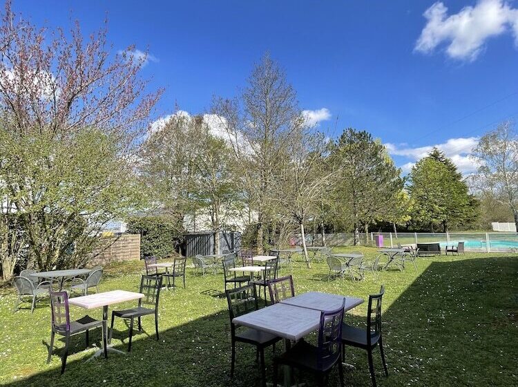 هتل The Originals City, Hôtel La Saulaie, Saumur Ouest